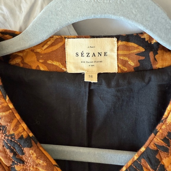 Sezane Floral Vest in Black and Gold - Picture 6 of 6